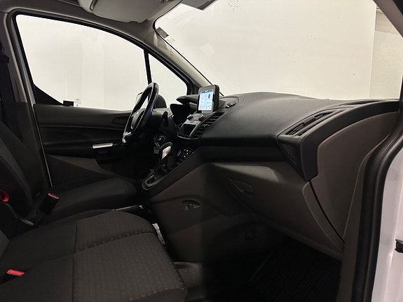 Ford Transit Connect 7 of 23