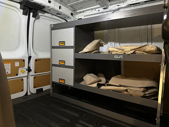 Ford Transit Connect 6 of 23