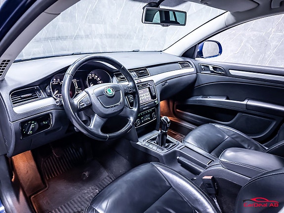 Skoda Superb 11 of 29