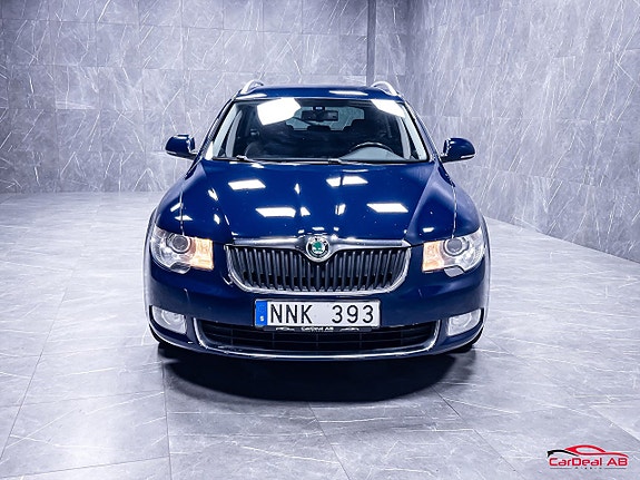 Skoda Superb 2 of 29