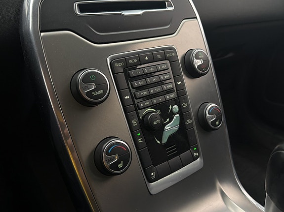 Volvo V70 24 of 30