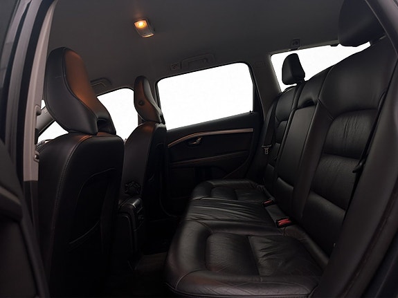 Volvo V70 17 of 30