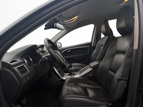 Volvo V70 12 of 30