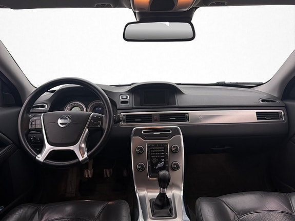Volvo V70 13 of 30