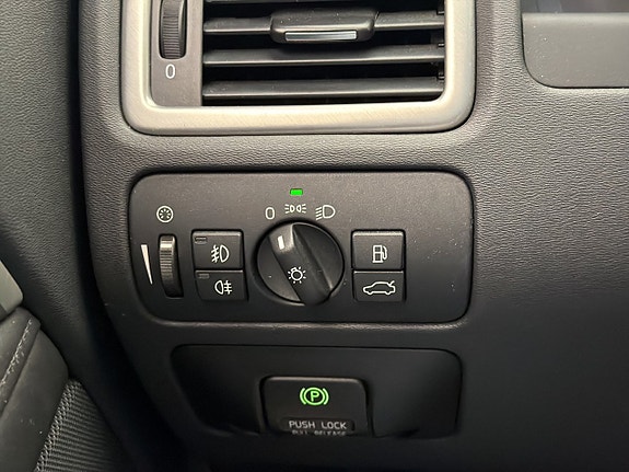 Volvo V70 25 of 30