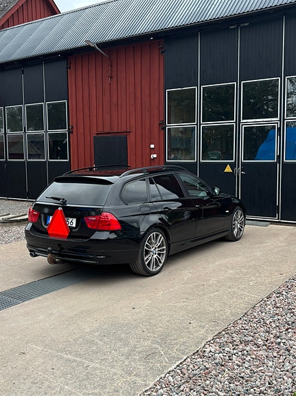 BMW 320d 3 of 8