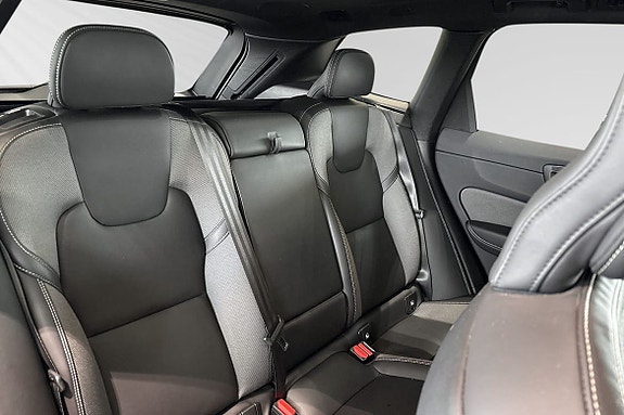 Volvo XC60 11 of 30