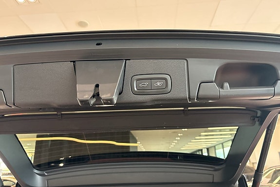 Volvo XC60 15 of 30