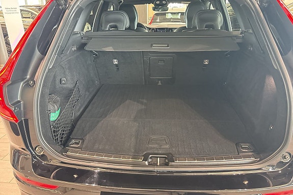 Volvo XC60 13 of 30