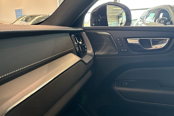 Volvo XC60 24 of 30