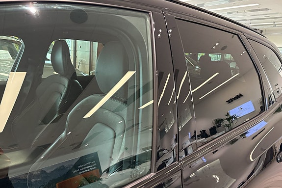Volvo XC60 16 of 30
