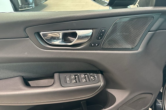 Volvo XC60 22 of 30