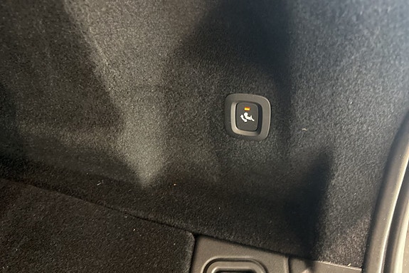 Volvo XC60 14 of 30