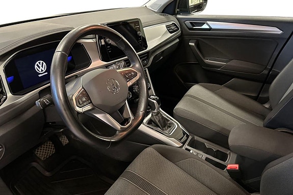 Volkswagen T-Roc 10 of 15
