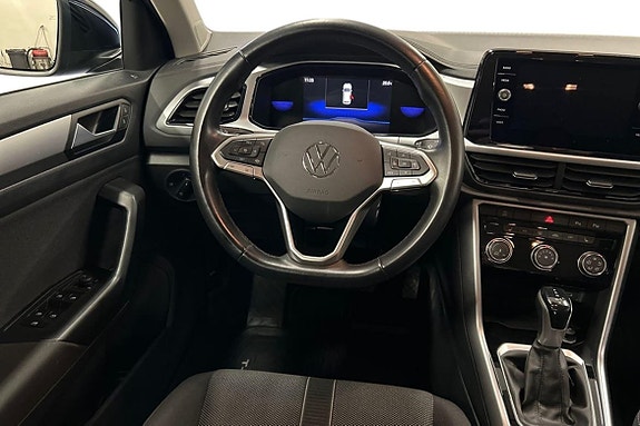 Volkswagen T-Roc 8 of 15