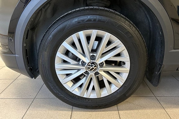 Volkswagen T-Roc 13 of 15
