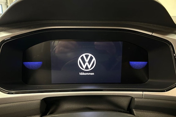 Volkswagen T-Roc 12 of 15