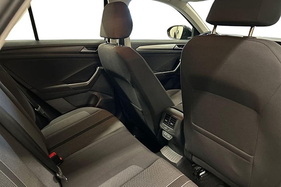 Volkswagen T-Roc 6 of 15