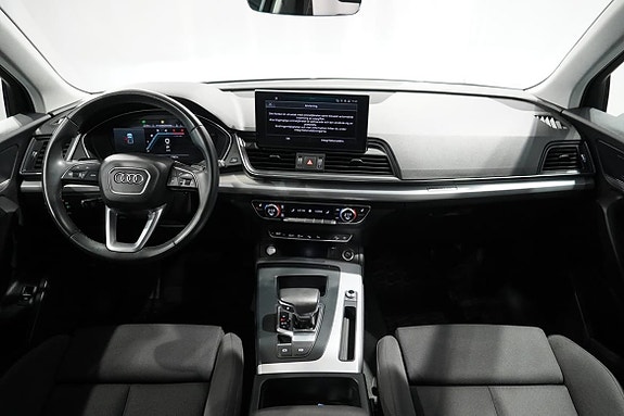 Audi Q5 10 of 21