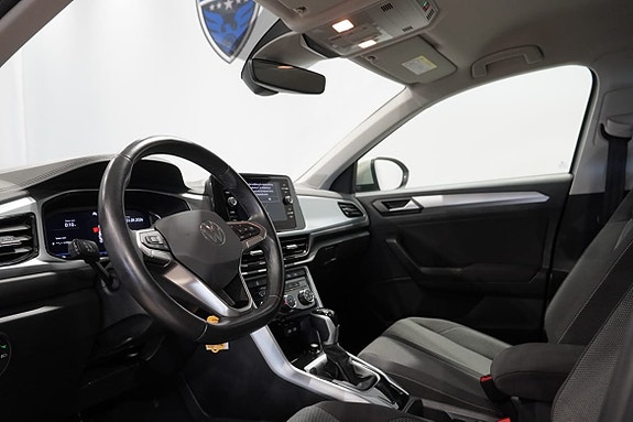 Volkswagen T-Roc 13 of 18