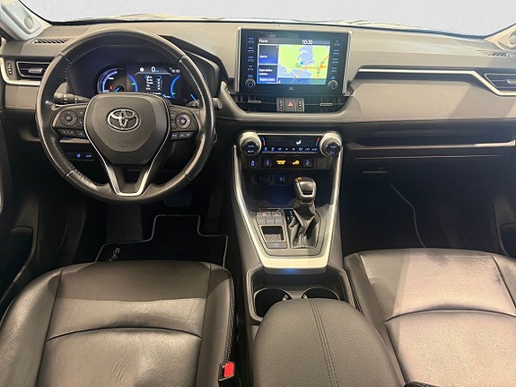 Toyota RAV4 9 of 15