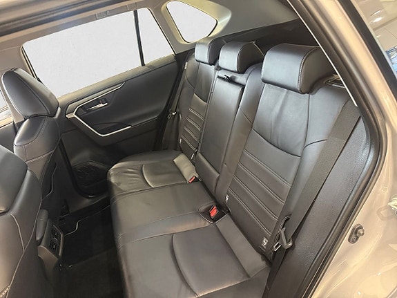 Toyota RAV4 13 of 15