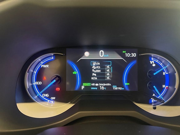 Toyota RAV4 11 of 15