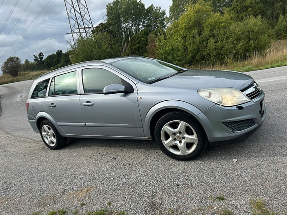 Opel Astra 4 of 5