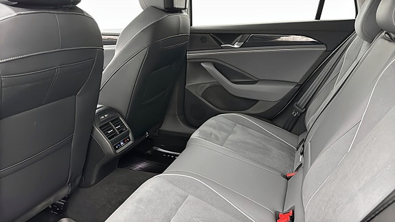 Volkswagen Passat 11 of 19