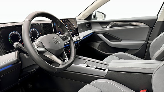 Volkswagen Passat 7 of 19