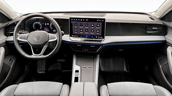 Volkswagen Passat 10 of 19