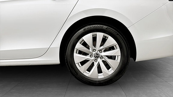 Volkswagen Passat 6 of 19