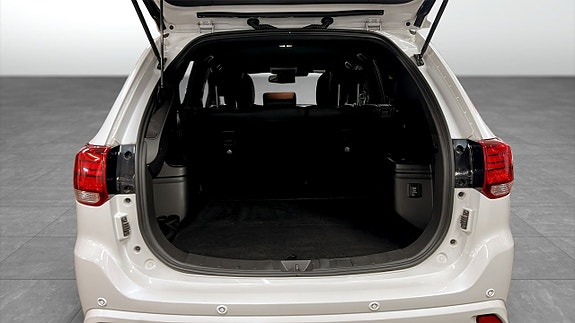 Mitsubishi Outlander 12 of 12