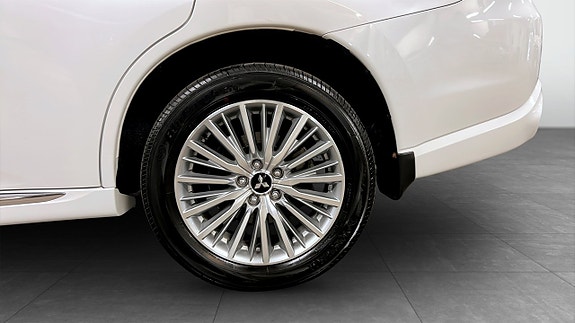 Mitsubishi Outlander 6 of 12
