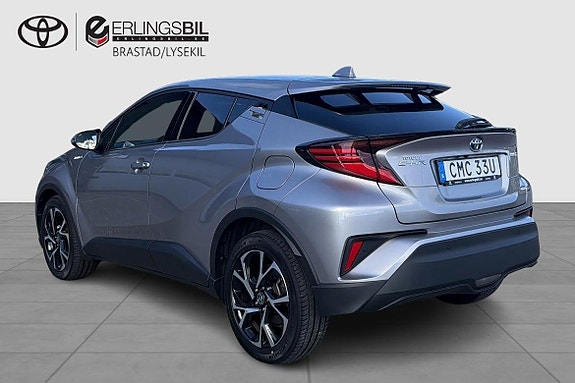 Toyota C-HR 2 of 12