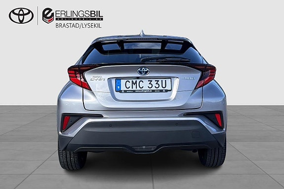 Toyota C-HR 4 of 12