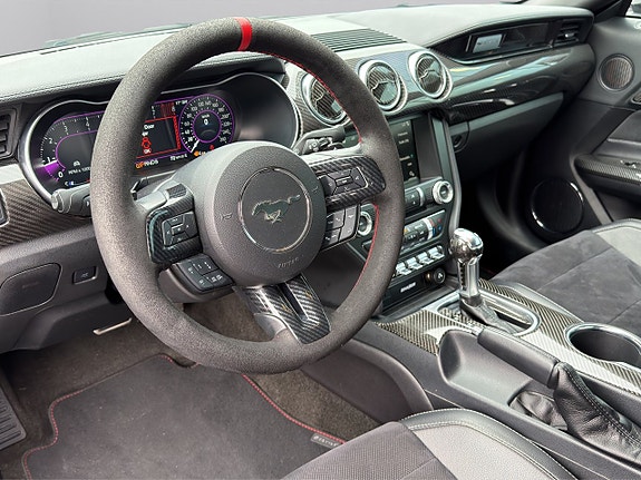 Ford Mustang 11 of 26
