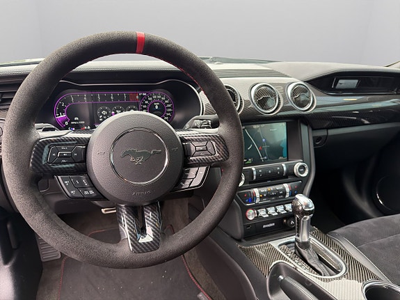 Ford Mustang 14 of 26