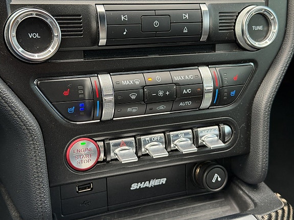 Ford Mustang 23 of 26