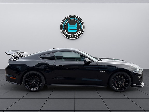 Ford Mustang 2 of 26