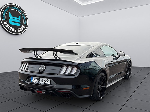 Ford Mustang 3 of 26