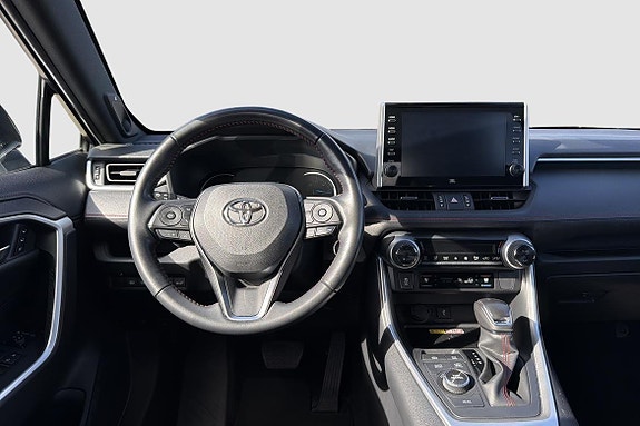 Toyota RAV4 Plug-in Hybrid 10 of 13
