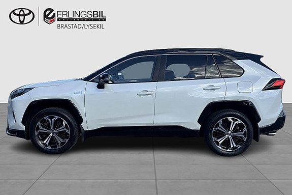 Toyota RAV4 Plug-in Hybrid 3 of 13