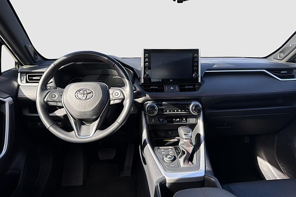 Toyota RAV4 Plug-in Hybrid 9 of 13