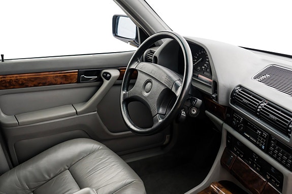 BMW 740i 24 of 29