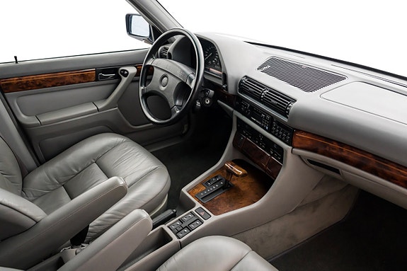 BMW 740i 23 of 29