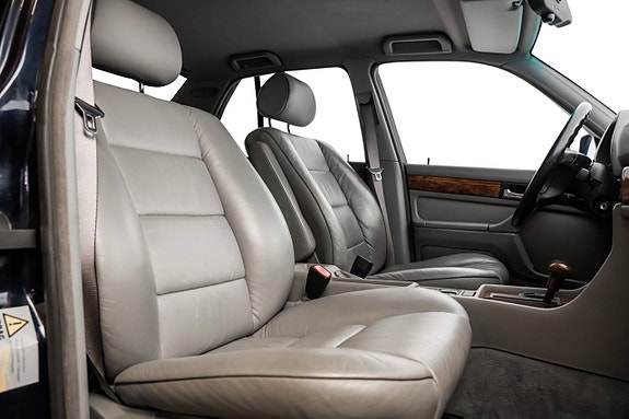 BMW 740i 26 of 29