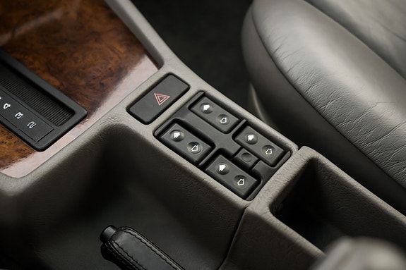 BMW 740i 22 of 29