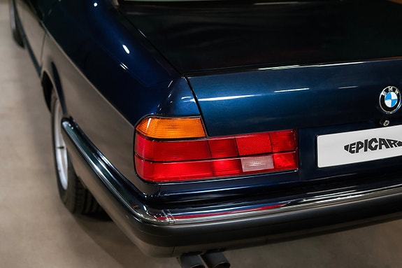 BMW 740i 11 of 29