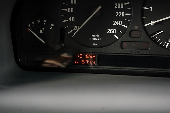 BMW 740i 17 of 29